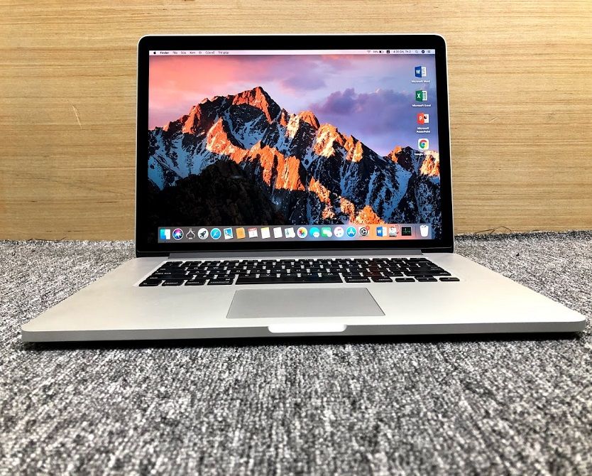 バッテリ９７％MacBookPro 2015 15inch 16GB